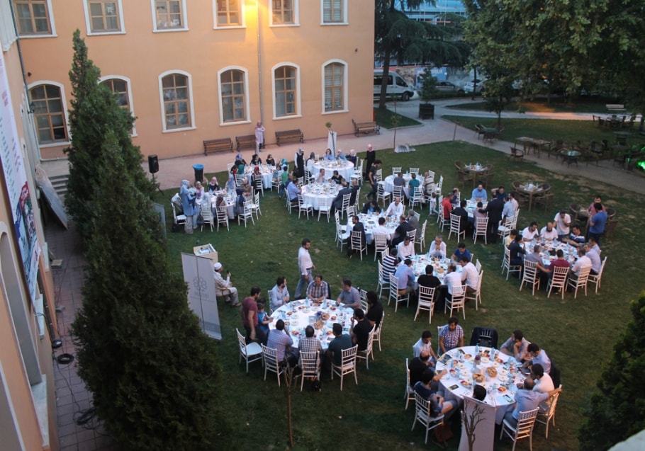 İSDAM 4. Geleneksel İftar Yemeği